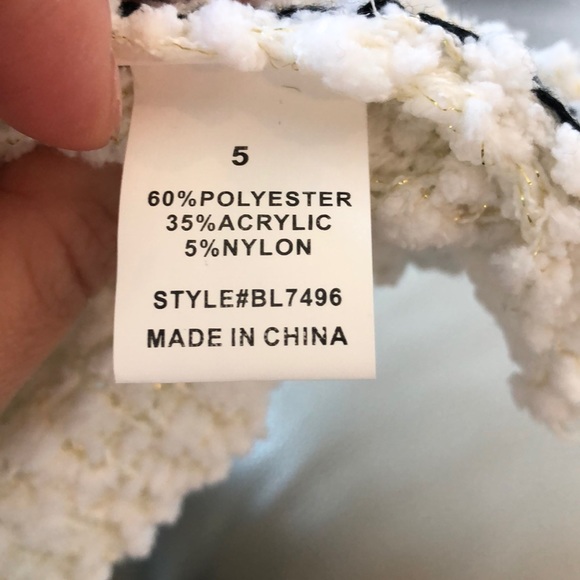 Bloomies Girls LOVE Sweater NWT - Picture 8 of 8